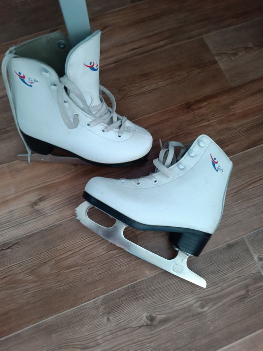 Коньки фигурные для девочки