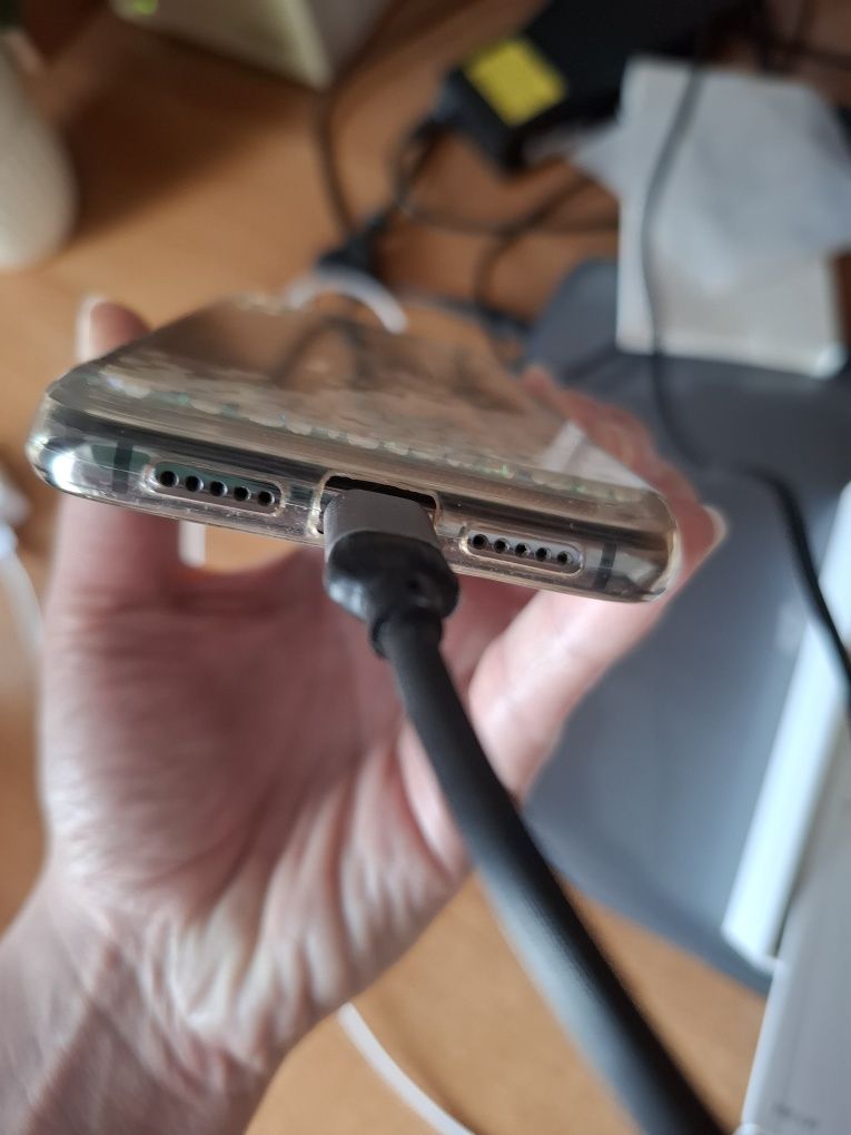 Huawei P20 в хорошем состоянии