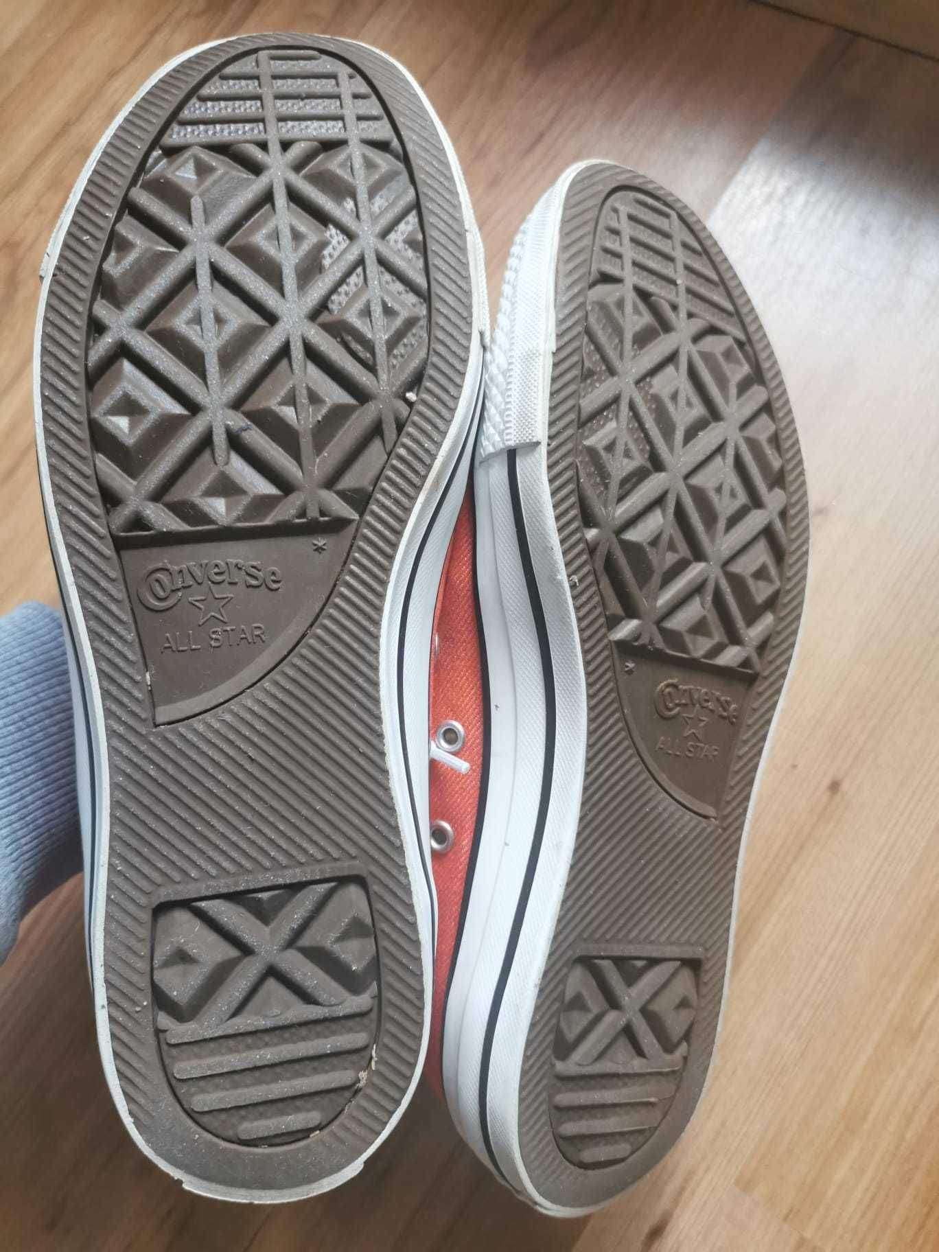 Vand Converse rosii, marimea 40/41