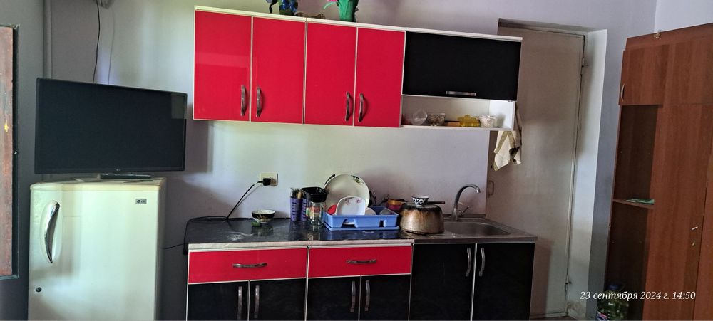 Земля под строительство с 1-этажной постройкой, 6 сот, фасад 20 метров