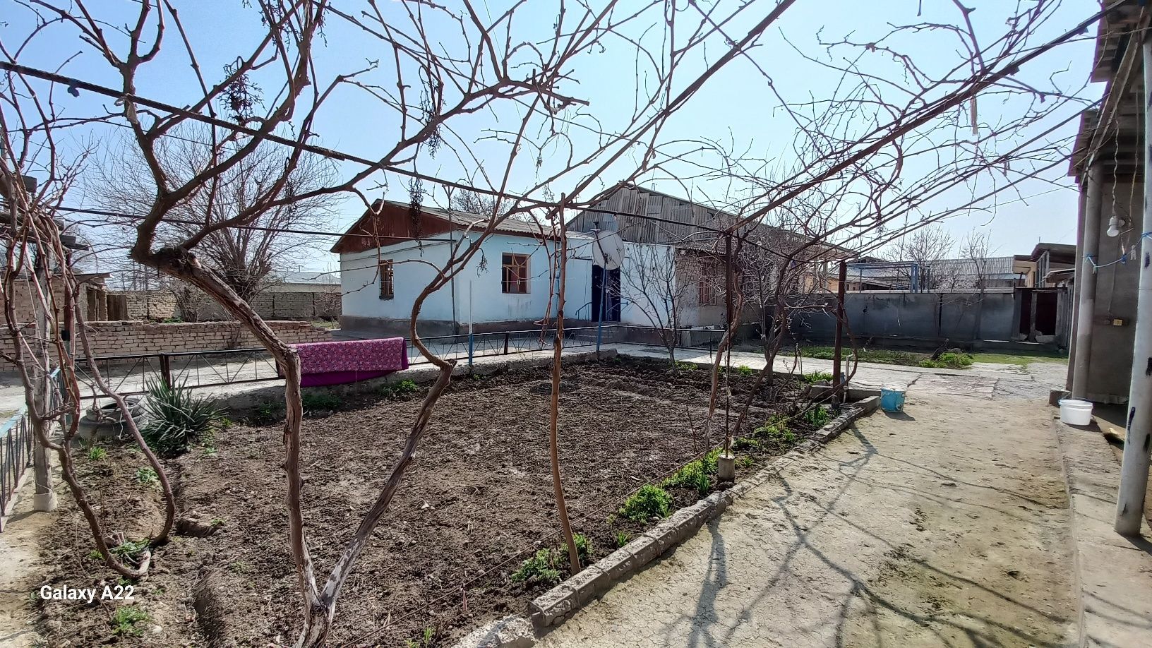 9 сотихли ховли уй сотилади