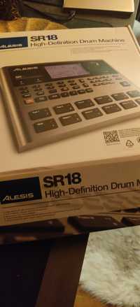 Vând Alesis SR18 drums generator
