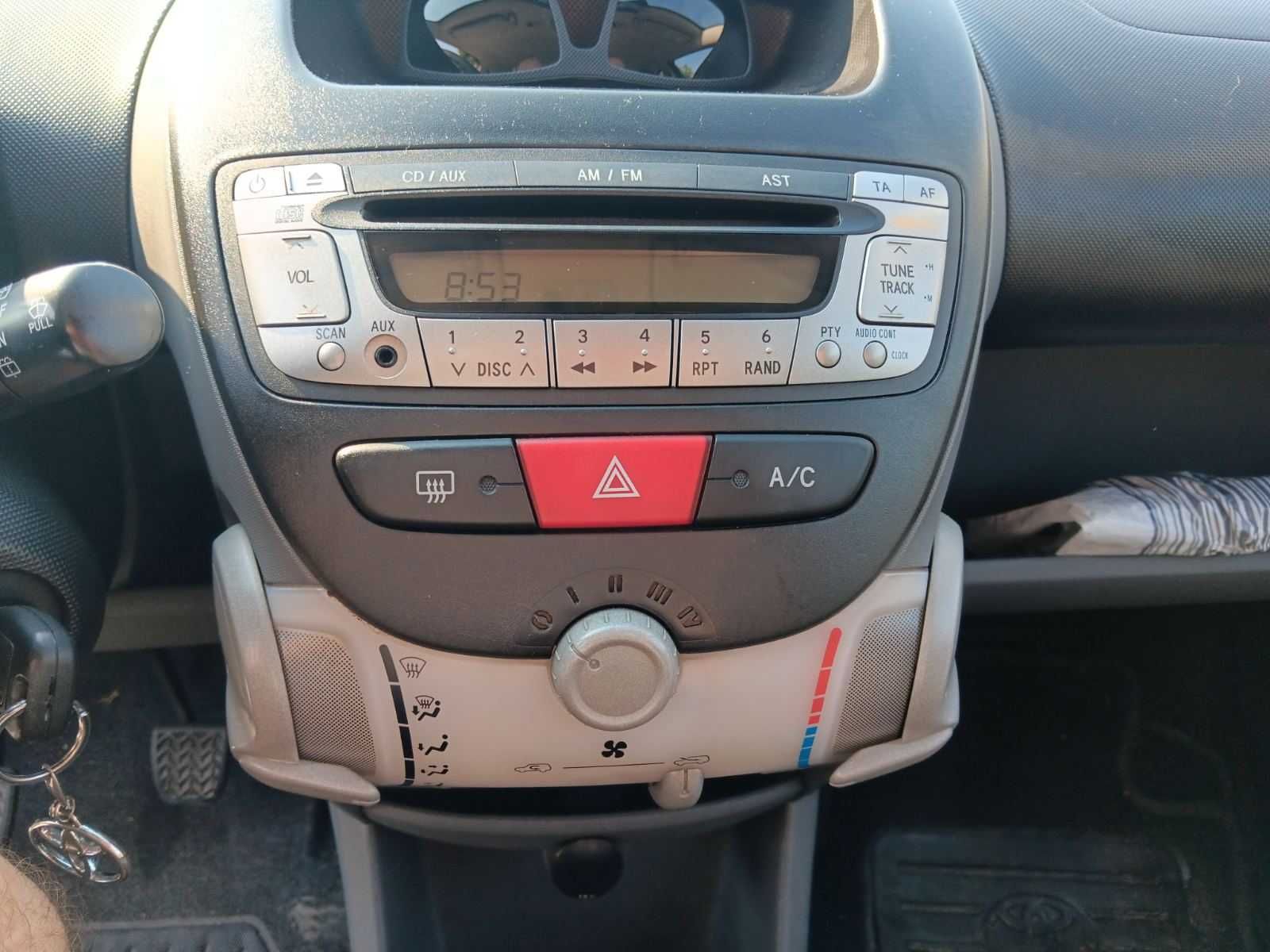 TOYOTA aygo 1.0 i