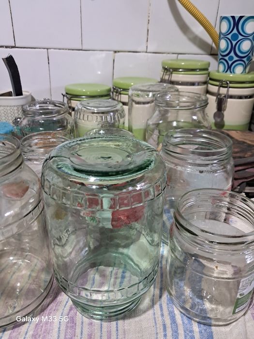 Продам банки много