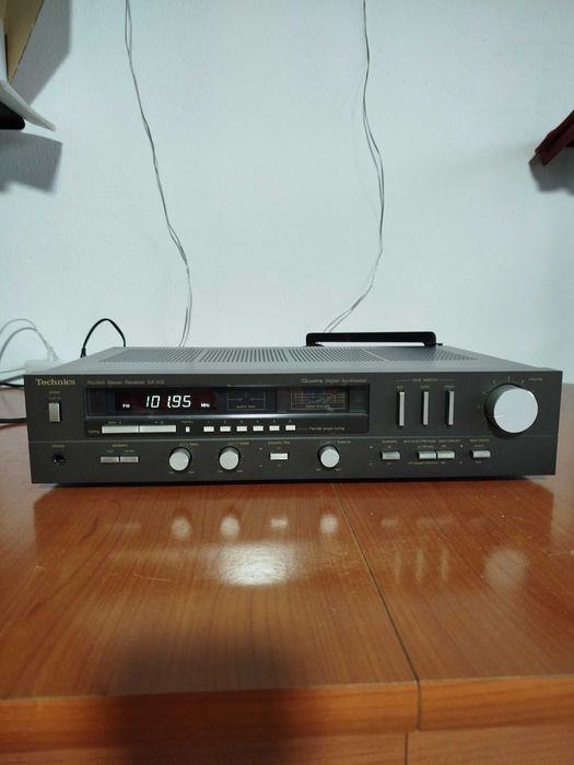 FM/AM Stereo Receiver Technics model: SA-212 Made in Japan! Impecabil!