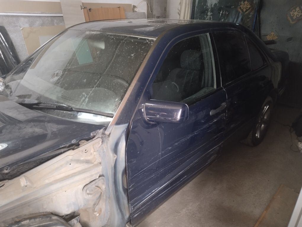 Продам авто w 210. E class classic