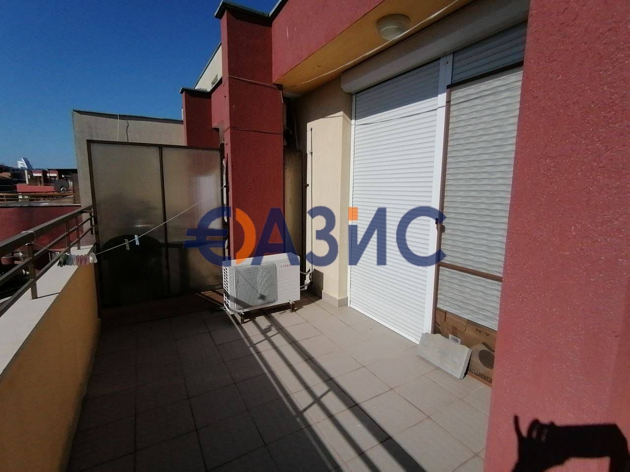Продава се Двустаен апартамент в к.к. Слънчев бряг - 68 кв.м за 1250 €/кв.м - Снимка #8