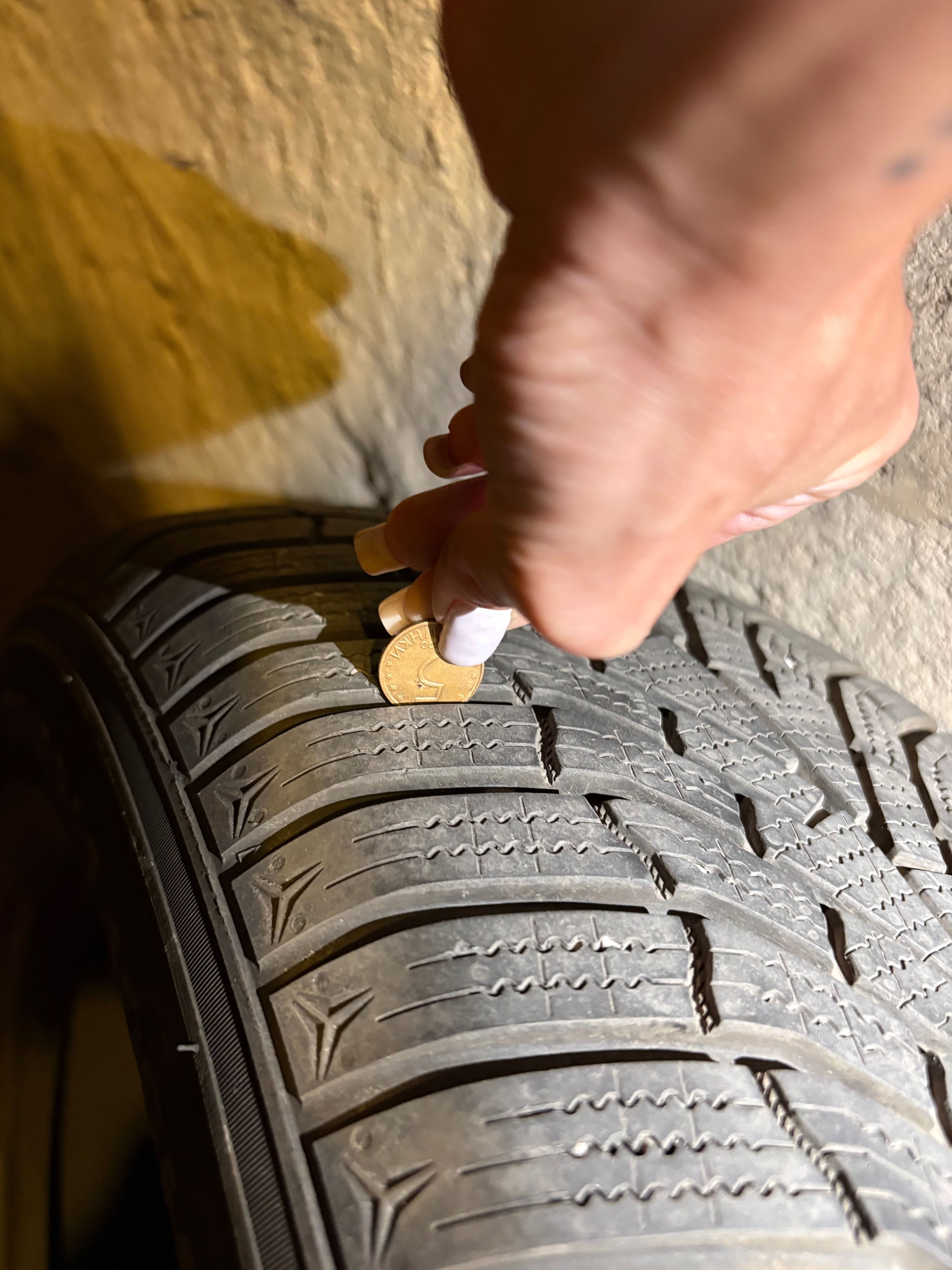 Почти нови ЗИМНИ гуми Kumho 225/65/17