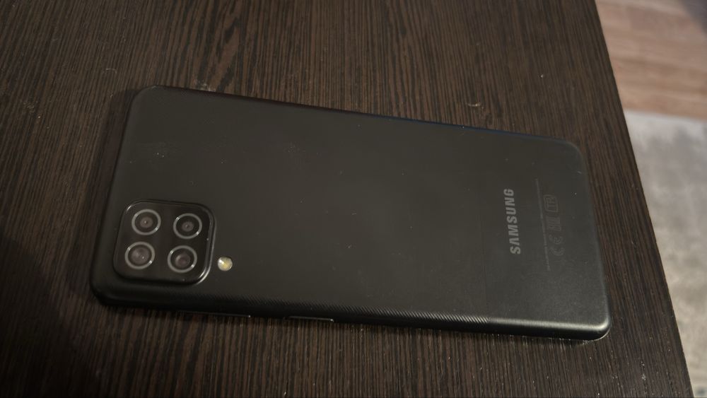 Продаю телефон а12