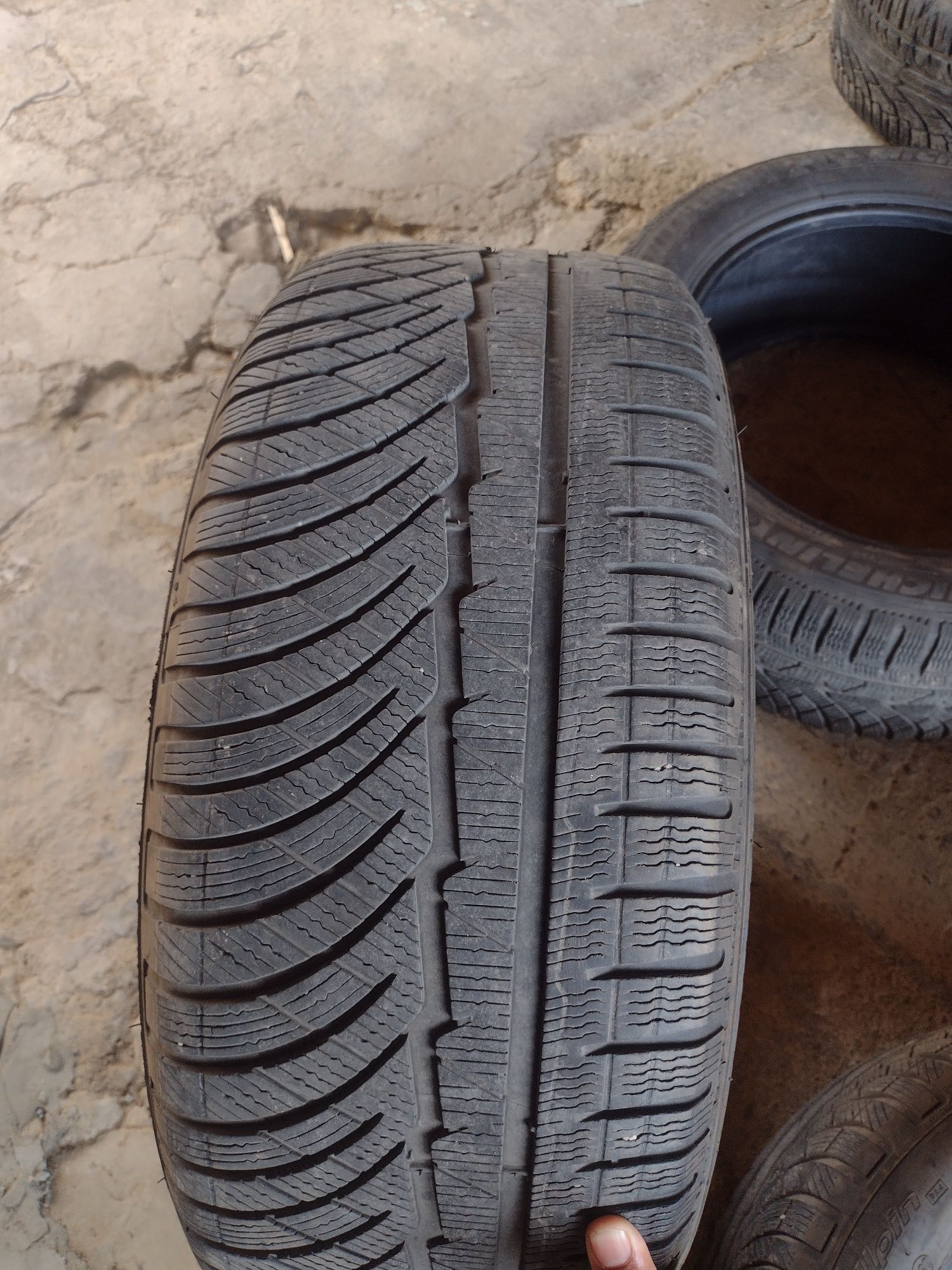 Гуми 245.50.18 MICHELIN