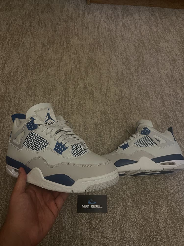 Air Jordan 4 Military Blue