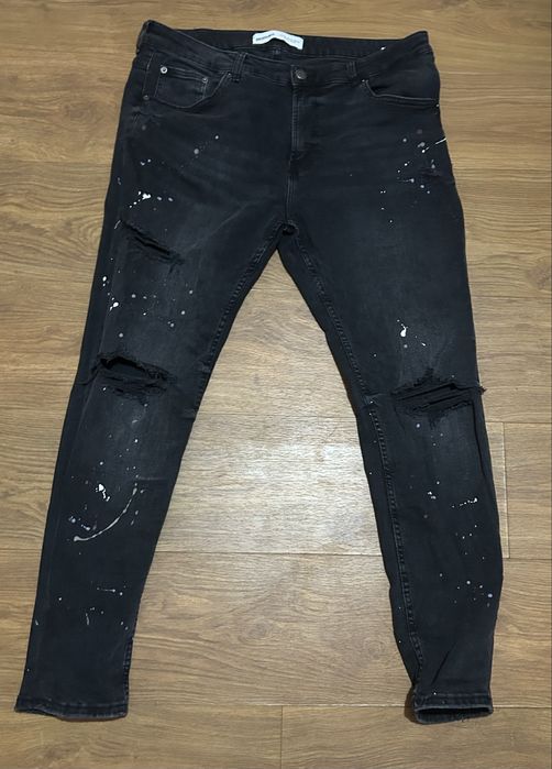 Vând blugi BERSHKA marimea 46