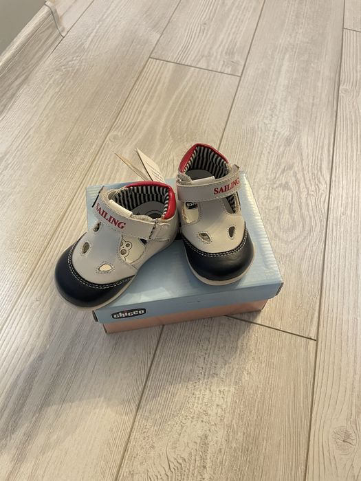 Бебешки обувки chicco