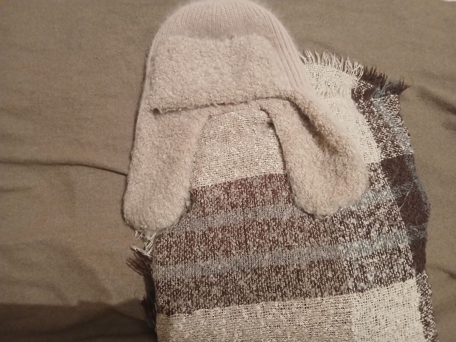 Продам шапку и шарф