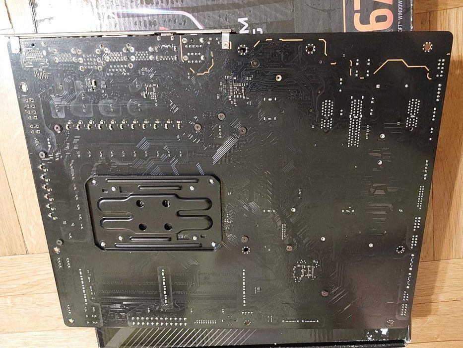 AMD Ryzen 9 7900X + AsRock X670E PG Lightning