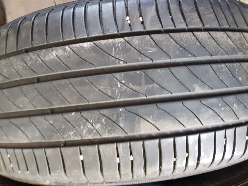 235/55/18 michelin