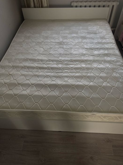 Продам двухспальную кровать