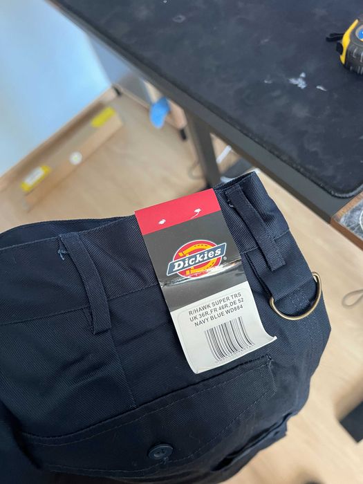 pantaloni dickies cargo noi cu eticheta 36