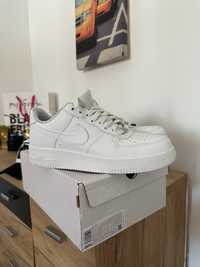 Nike air force 1 triple white