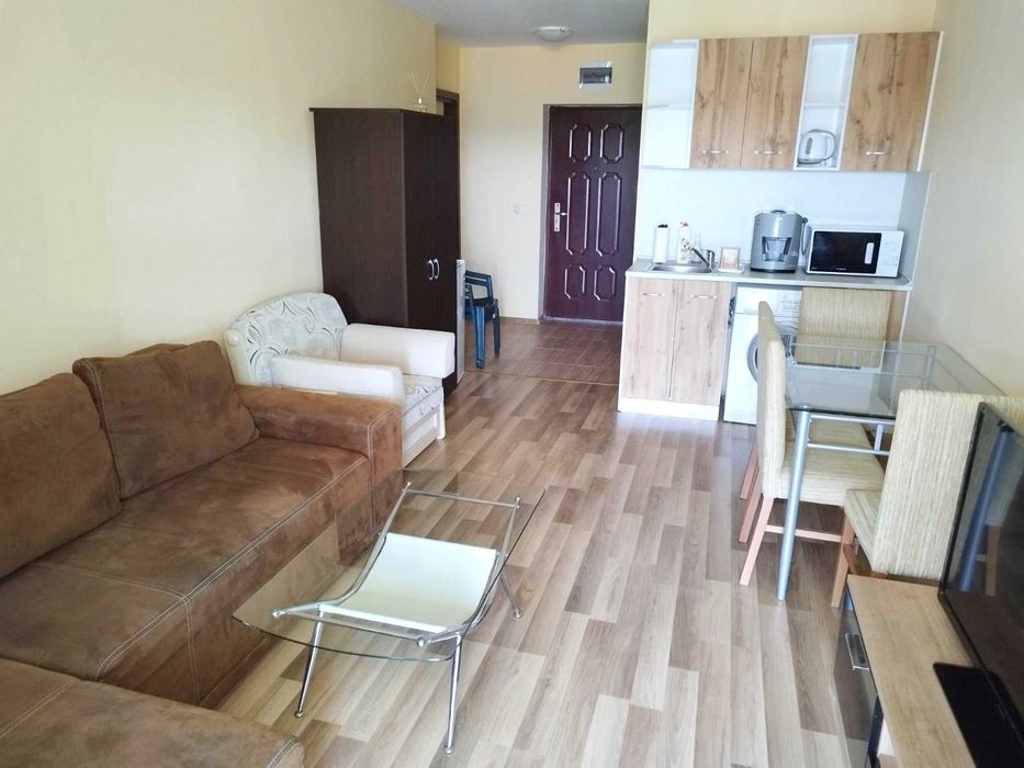 Продава се Двустаен апартамент в к.к. Слънчев бряг - 68 кв.м за 585 €/кв.м - Снимка #2