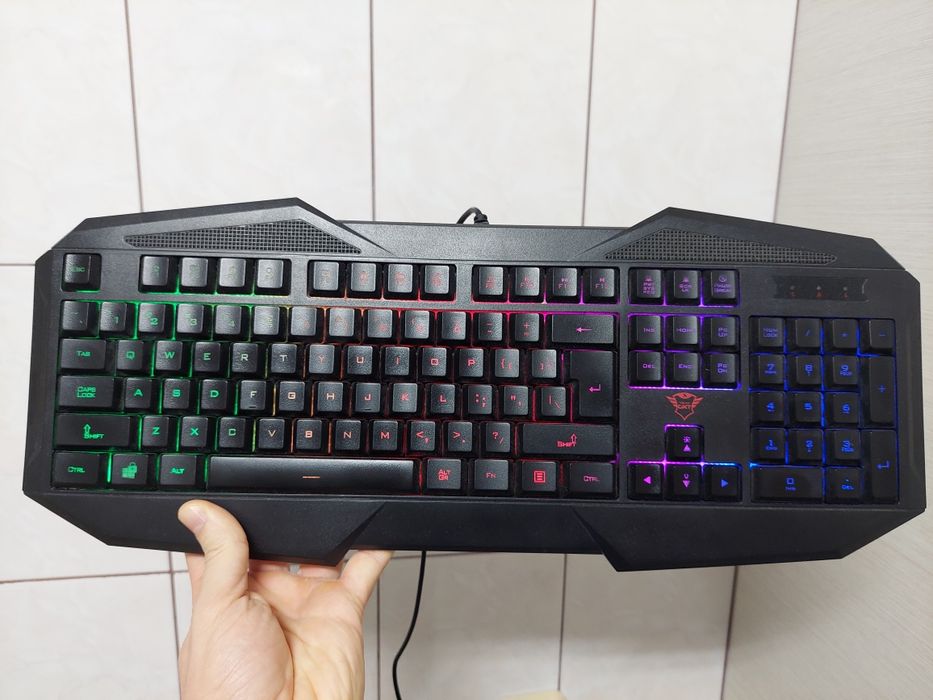 Tastatura Gaming Trust Avonn GXT 830