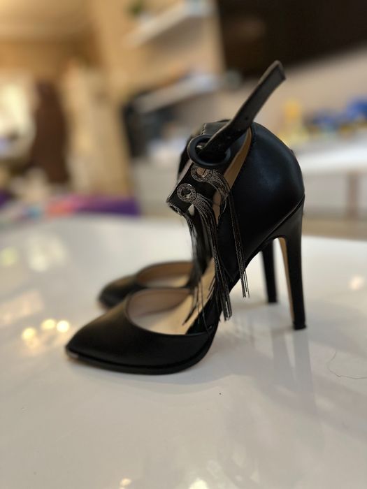 Черни токчета BUFALLO