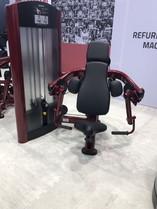 Depozit aparate life fitness