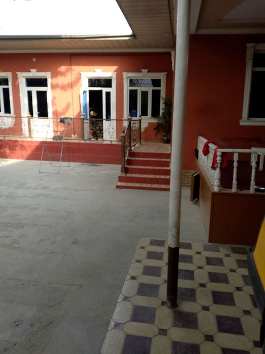 6 sotihli hovli uy sotiladi