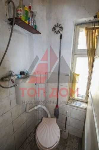 Тристаен!Площ 106 кв.м.!Иделаен център!Трети етаж!За ремонт!Код73449