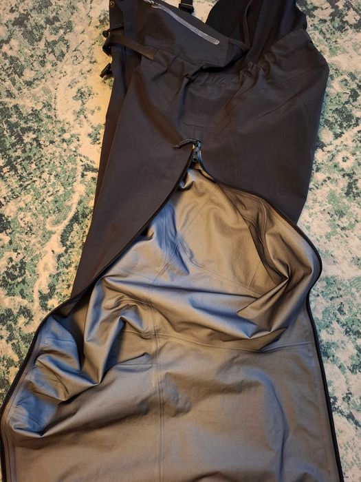 suprapantalon Arc'teryx Theta SV Bib marimea L