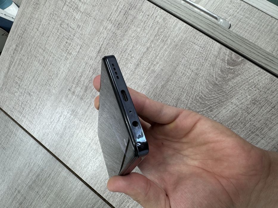 Продаётся Tecno pova 5 128/8