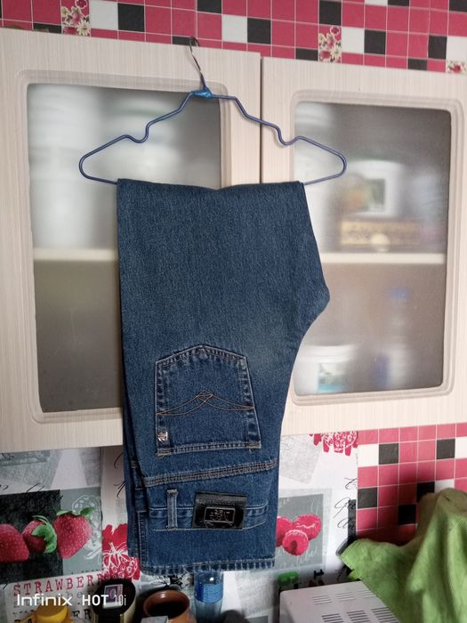 Мужские джинсы бу 33,36 и 40 разммер.