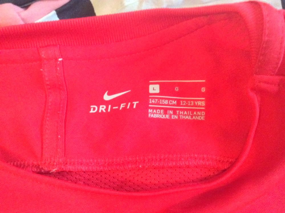 Tricou Nike DRI-FIT copiii ,perfecta stare.varsta 10,14 ani