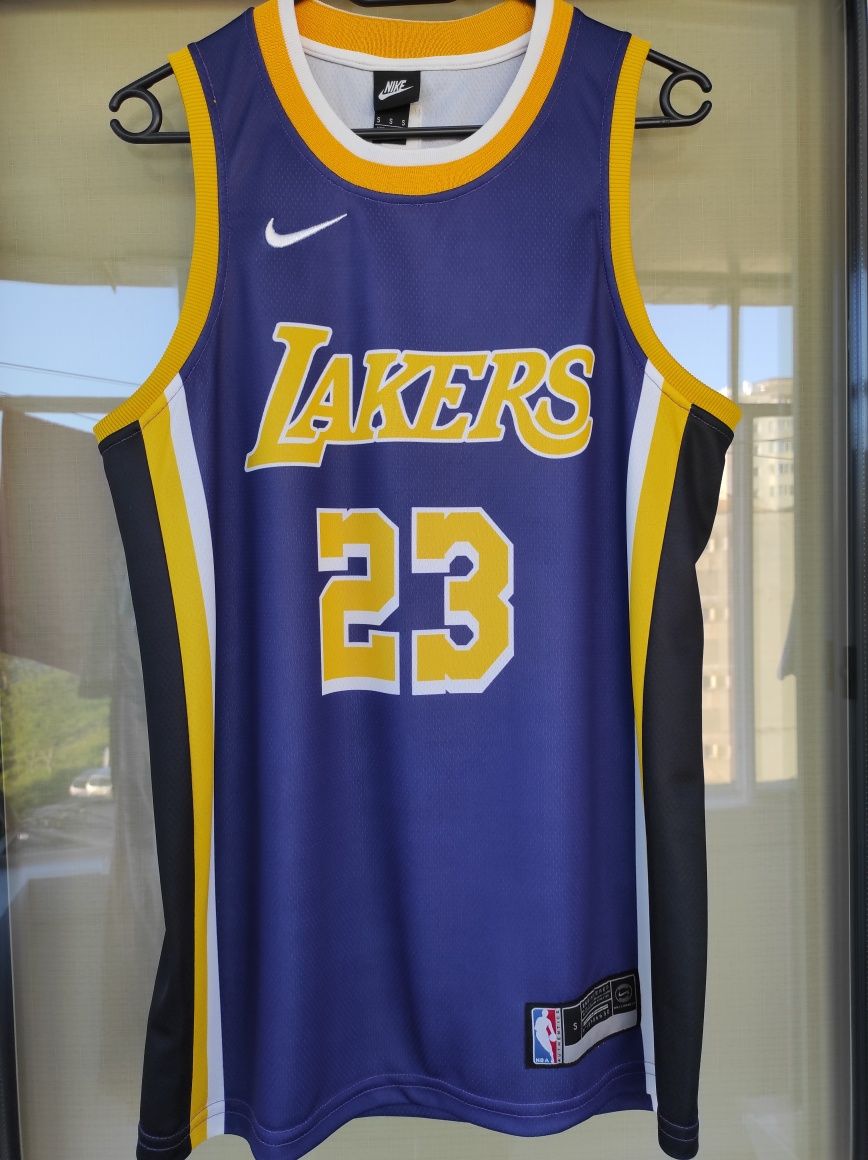 Maieu Lakers NBA