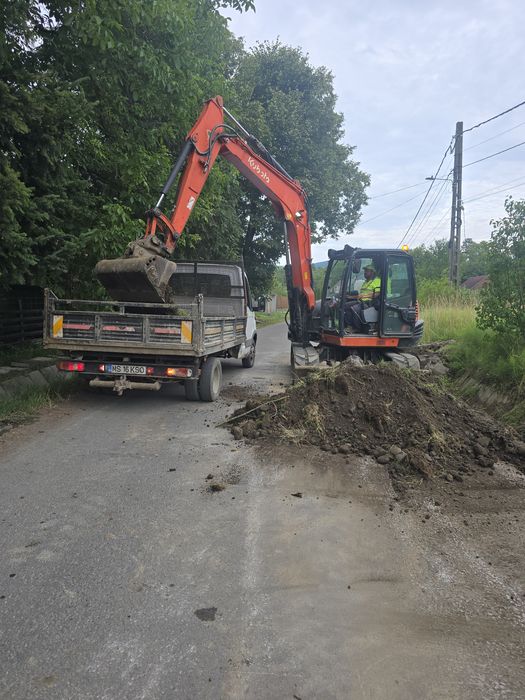 Închirieri utilaje cu operator – miniexcavator, buldoexcavator, bascul