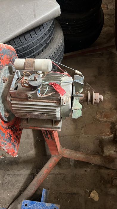 Moara cereale pe cardan si electrica