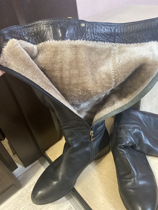 Дамски ботуши от естествена кожа.