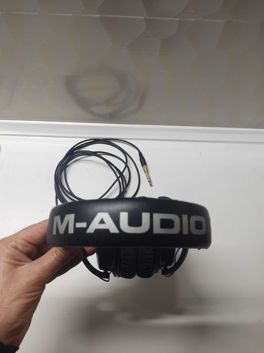 Слушалки M-audio Studiophile Q40