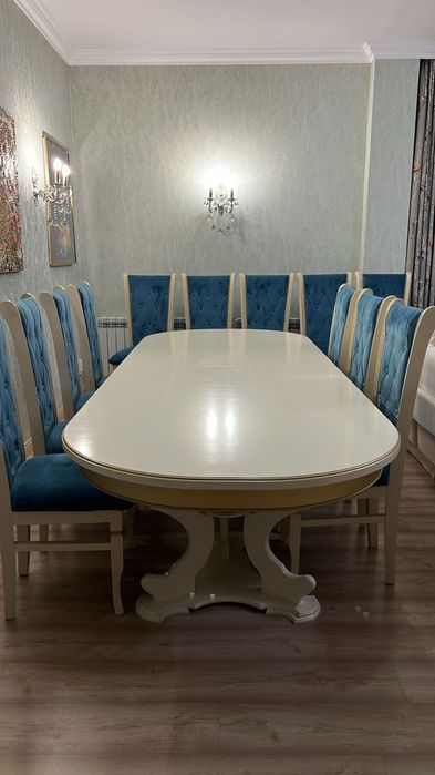 Стол для гостиной со стульями