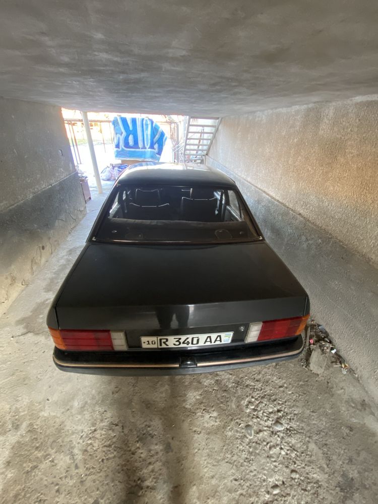 Opel rekord 19986-yil