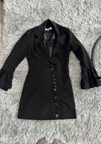 Черна дамска рокля сако