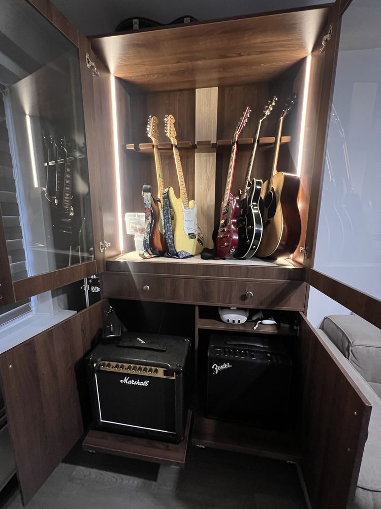 Продается гитарный шкаф