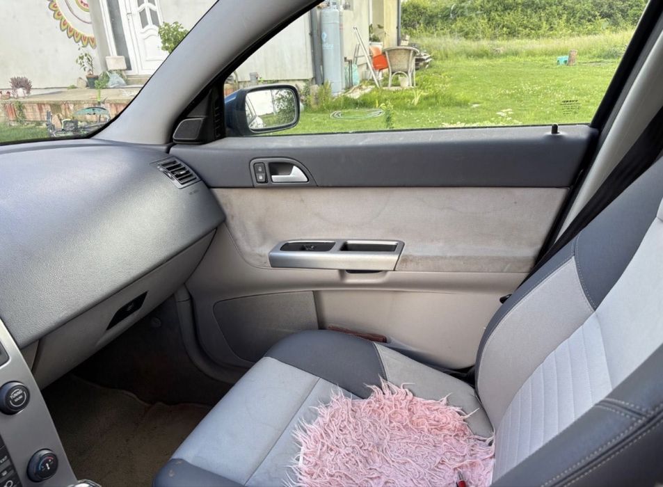 Vând Volvo V50 an 2005