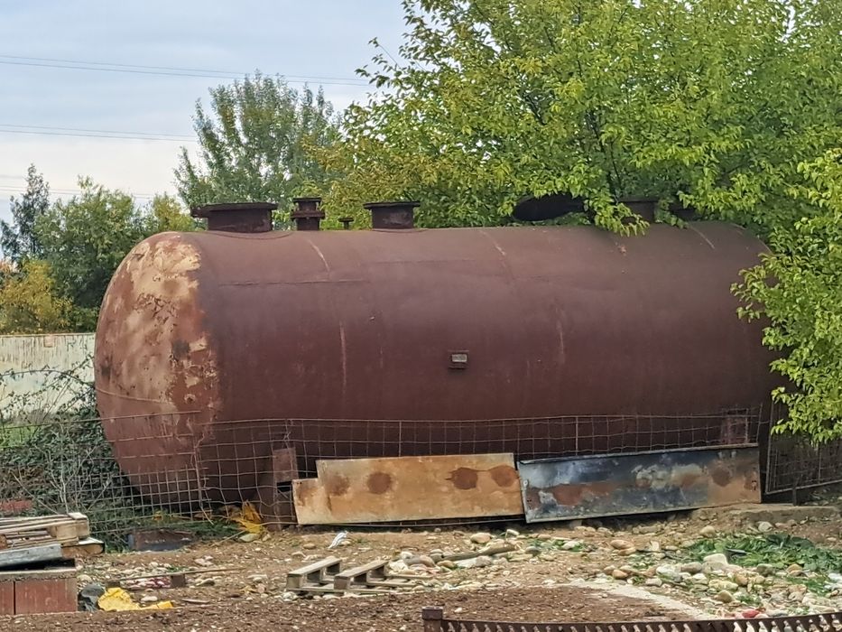 Bazin apa aer izolat interior