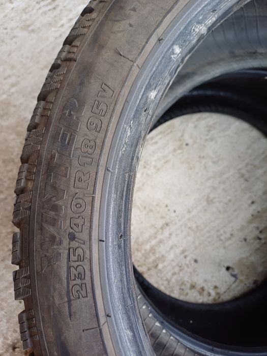 235/45 R18 2 anvelope bune !