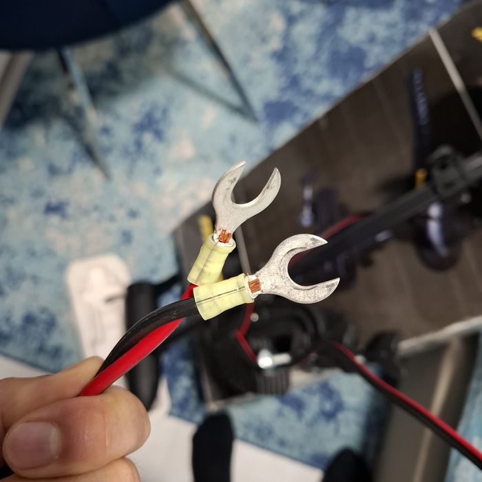 Vînd motor  barcă Minn kota Endura C2 30 LBS ,14,5 KG cu baterie