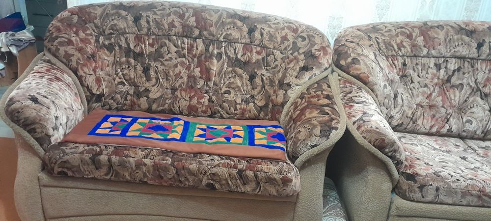 Компактные диваны и кресло