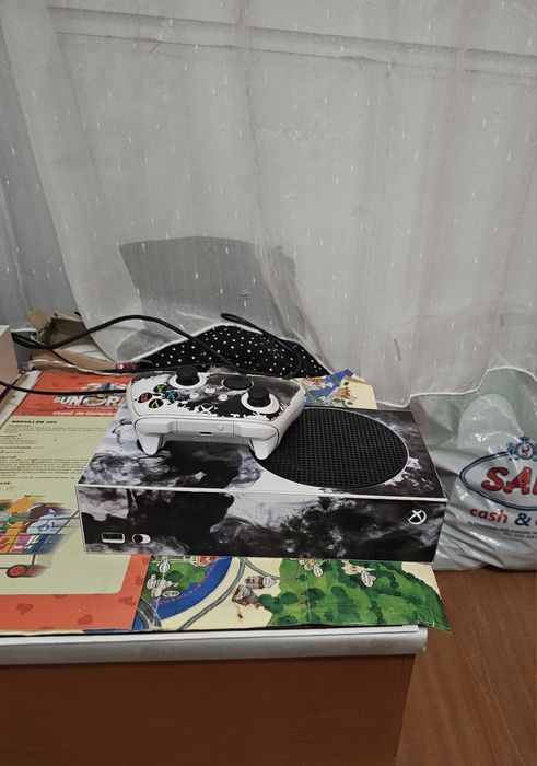 Xbox Series S + maneta