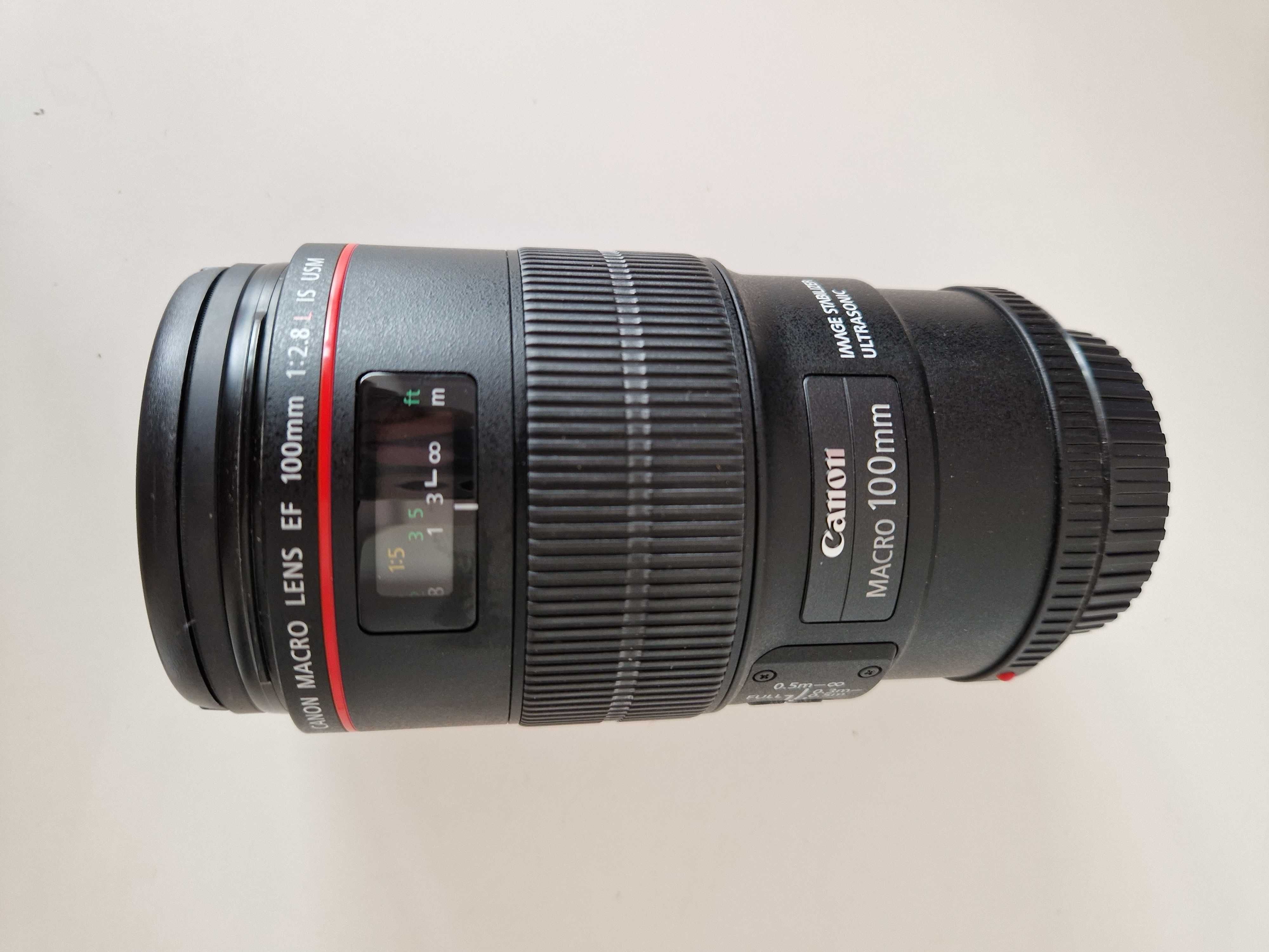 Обектив Canon EF 100mm f / 2.8L Macro IS USM + подарък