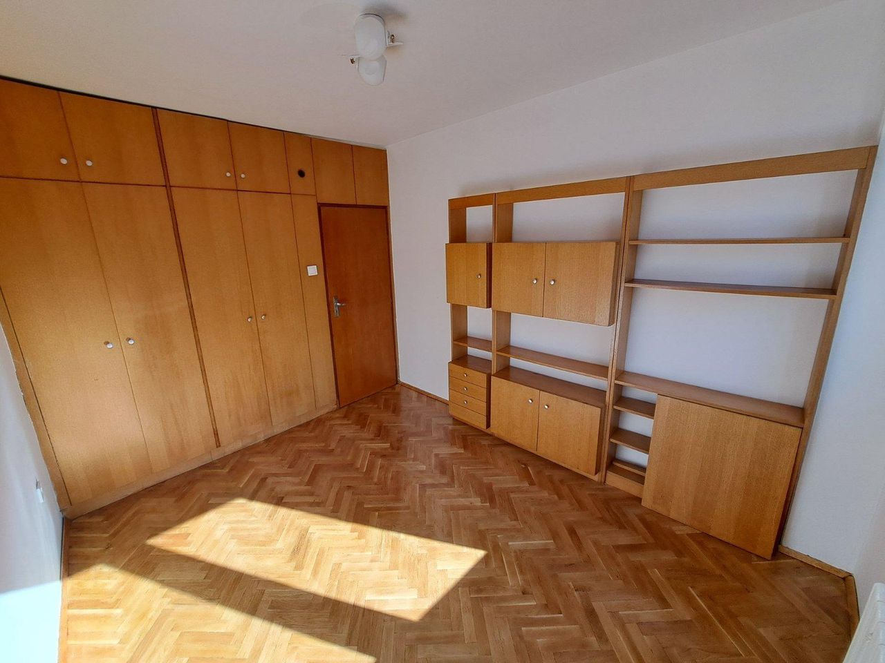 Дава се под наем Четиристаен апартамент в София, Гео Милев - 120 кв.м за 950 € - Снимка #11